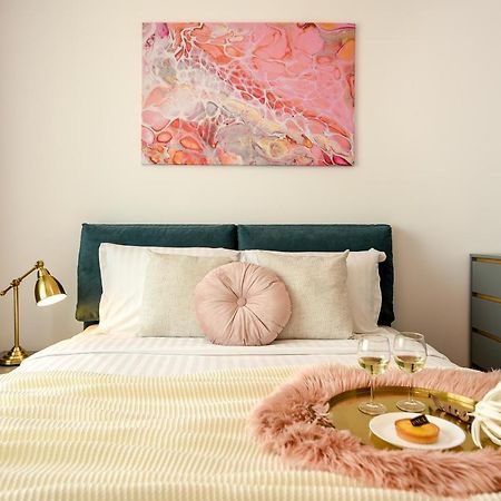 Eye Candy Romexpo 2-Bedroom With Free Parking Bucharest Exterior photo