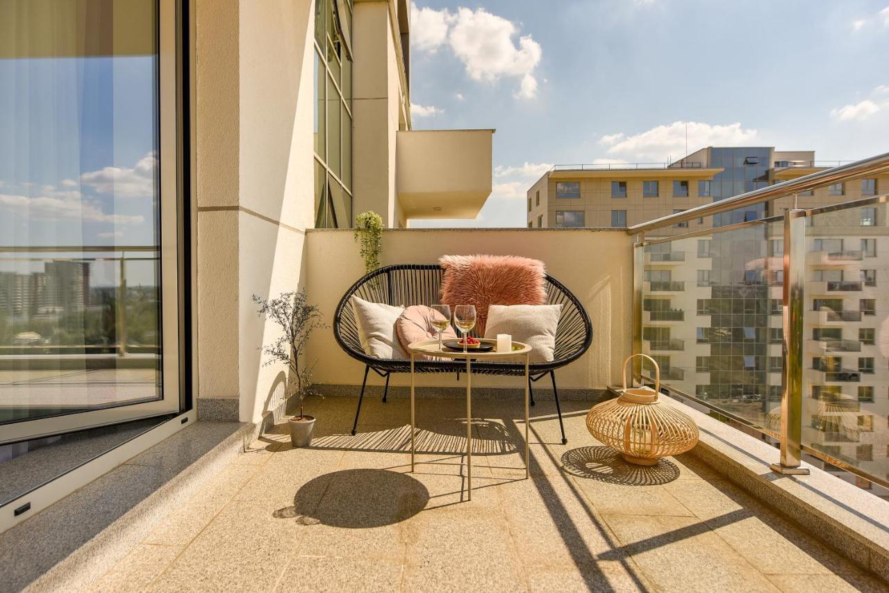 Eye Candy Romexpo 2-Bedroom With Free Parking Bucharest Exterior photo