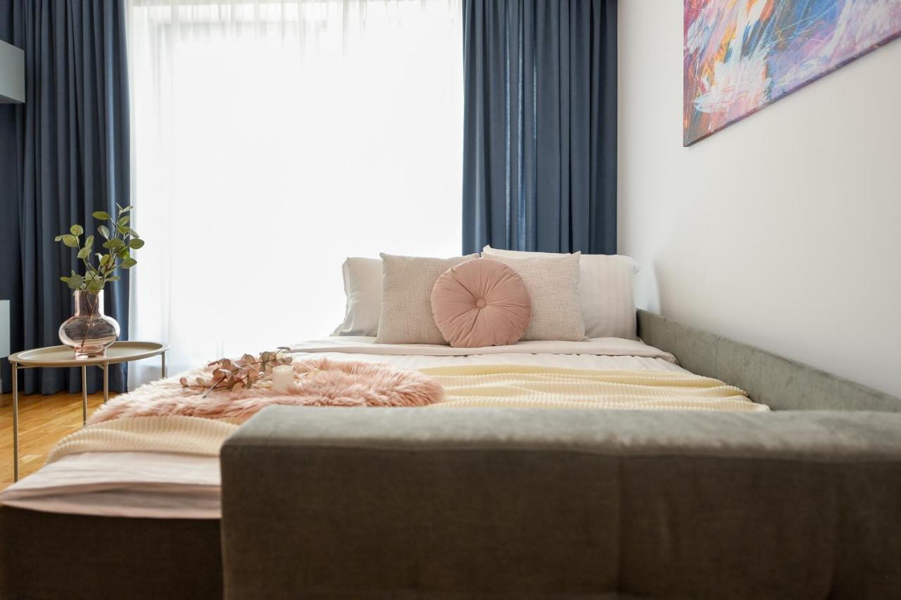 Eye Candy Romexpo 2-Bedroom With Free Parking Bucharest Exterior photo