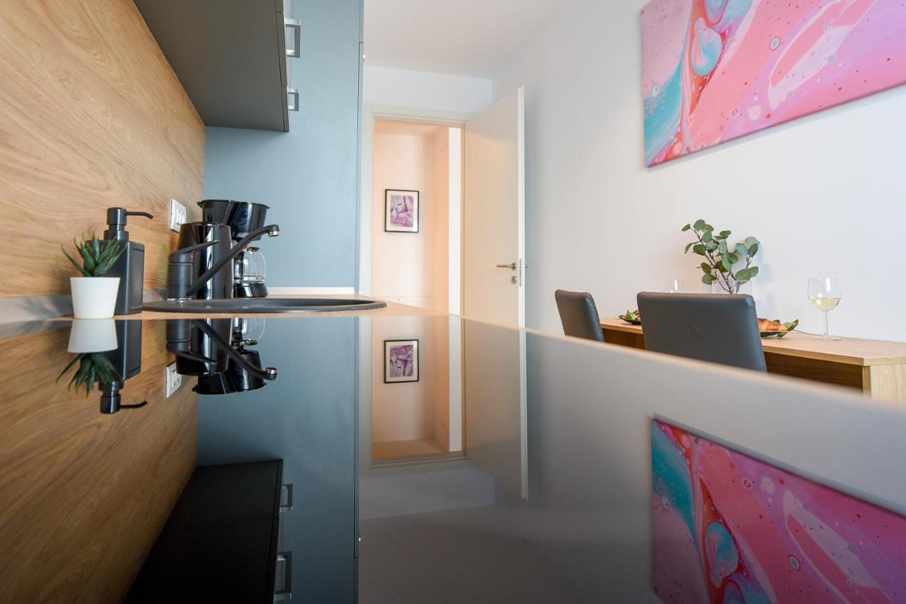 Eye Candy Romexpo 2-Bedroom With Free Parking Bucharest Exterior photo