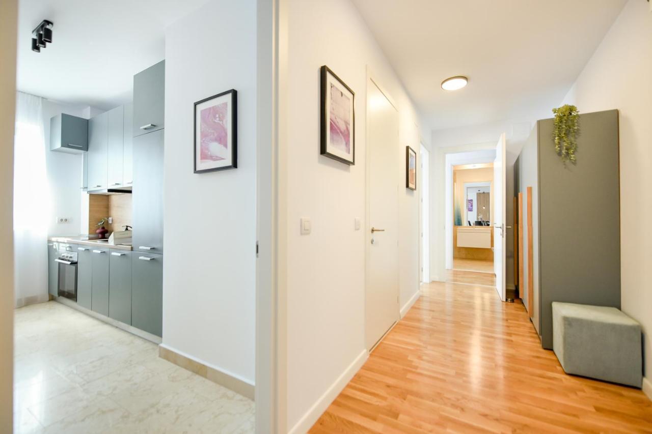 Eye Candy Romexpo 2-Bedroom With Free Parking Bucharest Exterior photo