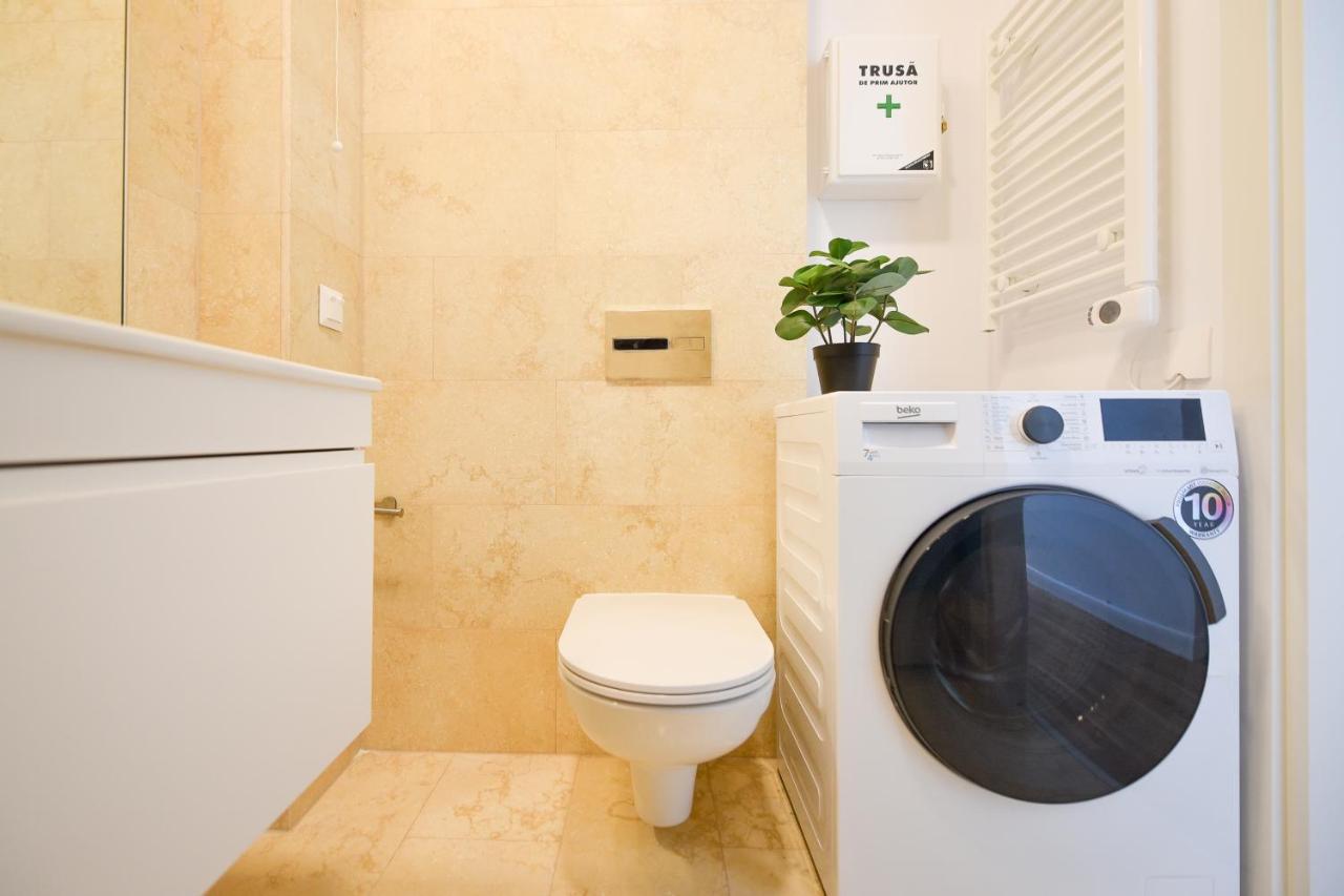 Eye Candy Romexpo 2-Bedroom With Free Parking Bucharest Exterior photo